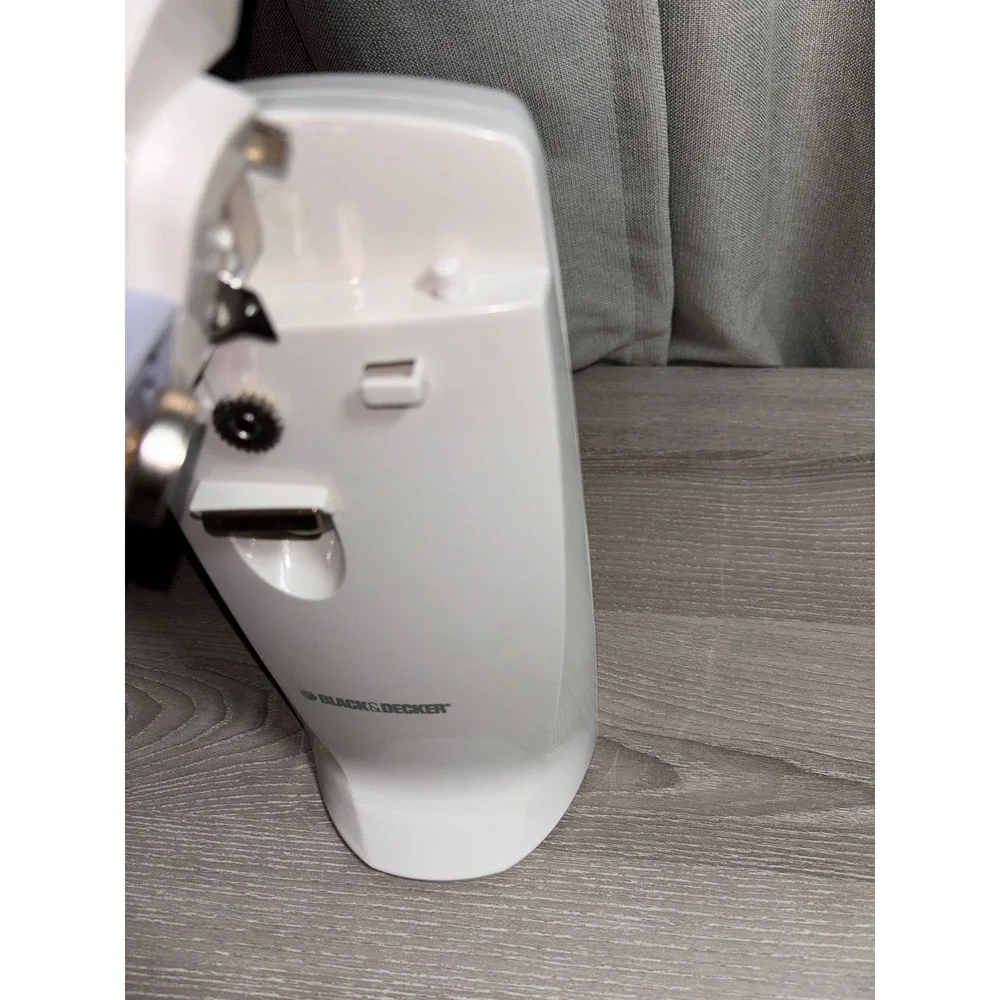 Black & Decker Electric Can Opener w/Knife Sharpener & Bottle Opener Works